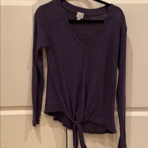 Peyton Jensen Vneck lightweight top tie in front